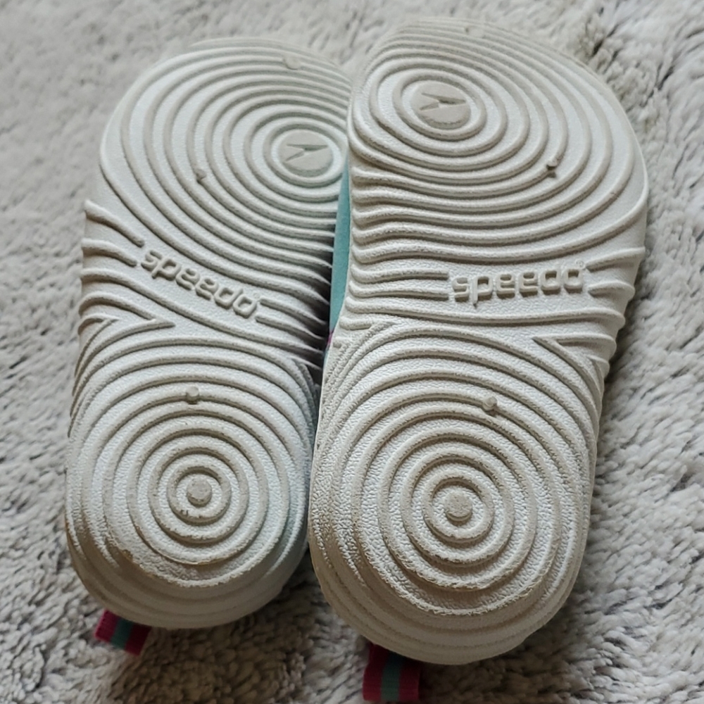 Girls Speedo water shoes sandals size large 9/10 - Picture 4 of 6